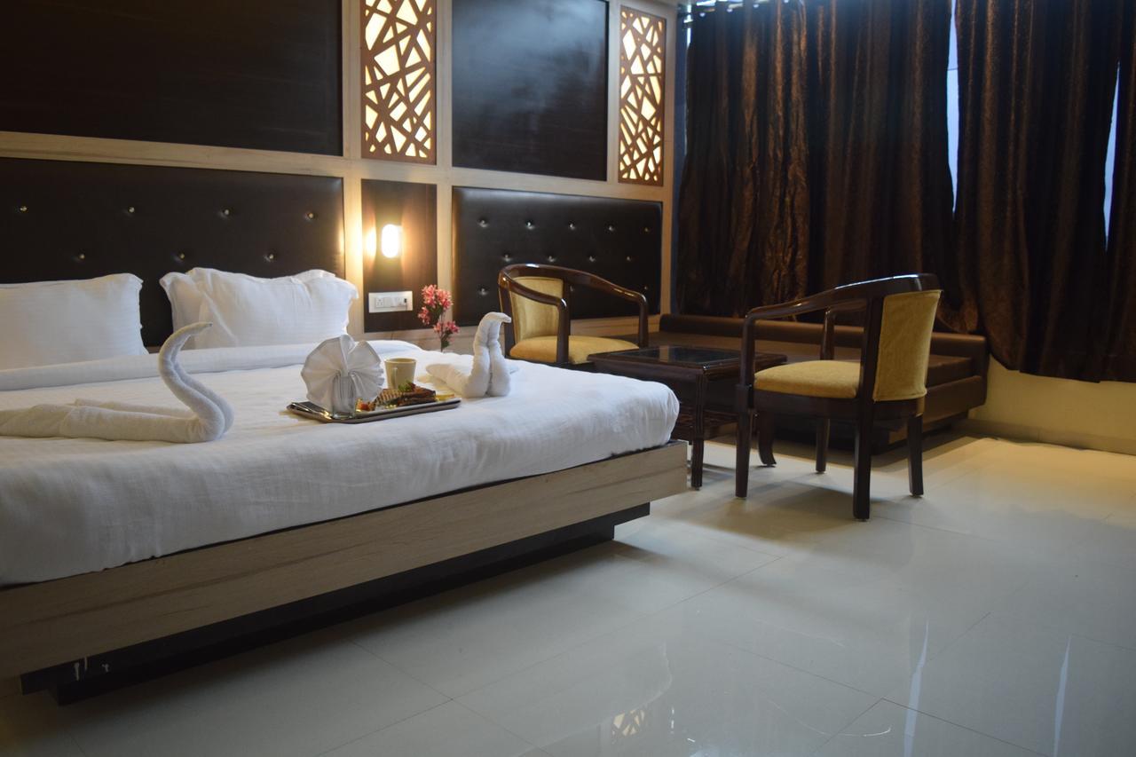 Hotel Dayal Shree Paradise Bhopal Bagian luar foto