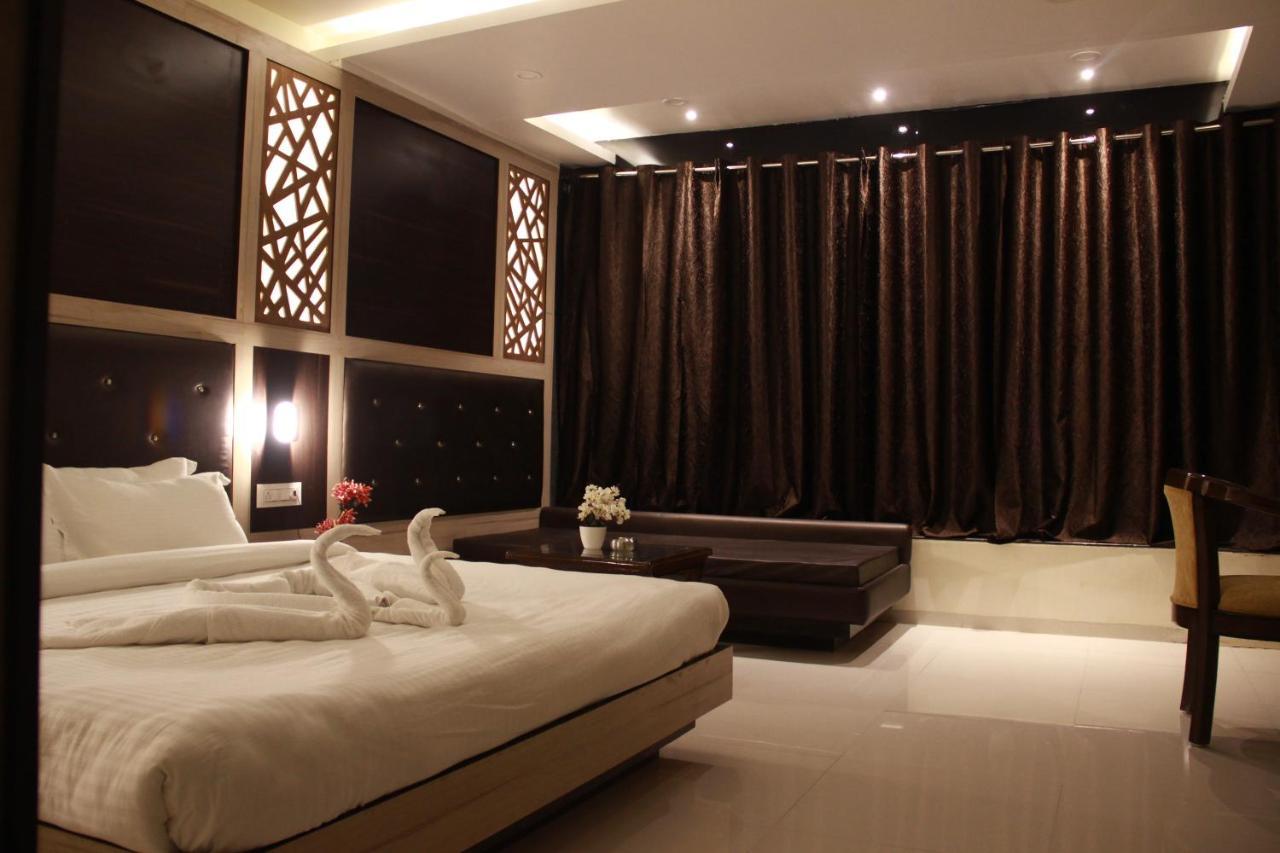Hotel Dayal Shree Paradise Bhopal Bagian luar foto