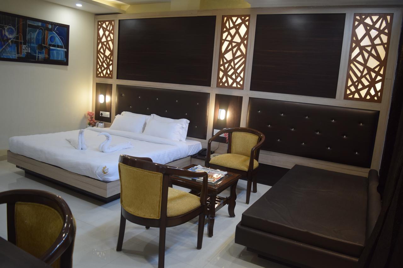 Hotel Dayal Shree Paradise Bhopal Bagian luar foto