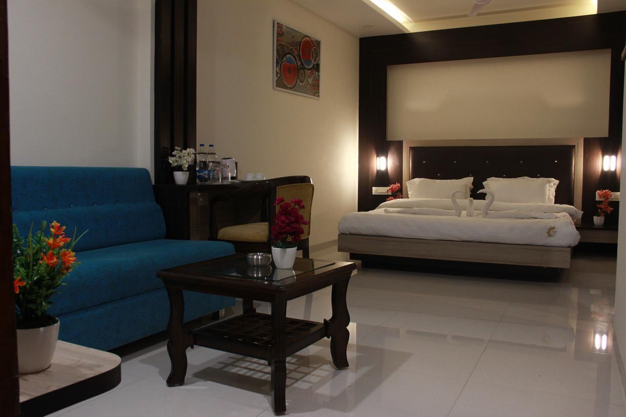 Hotel Dayal Shree Paradise Bhopal Bagian luar foto