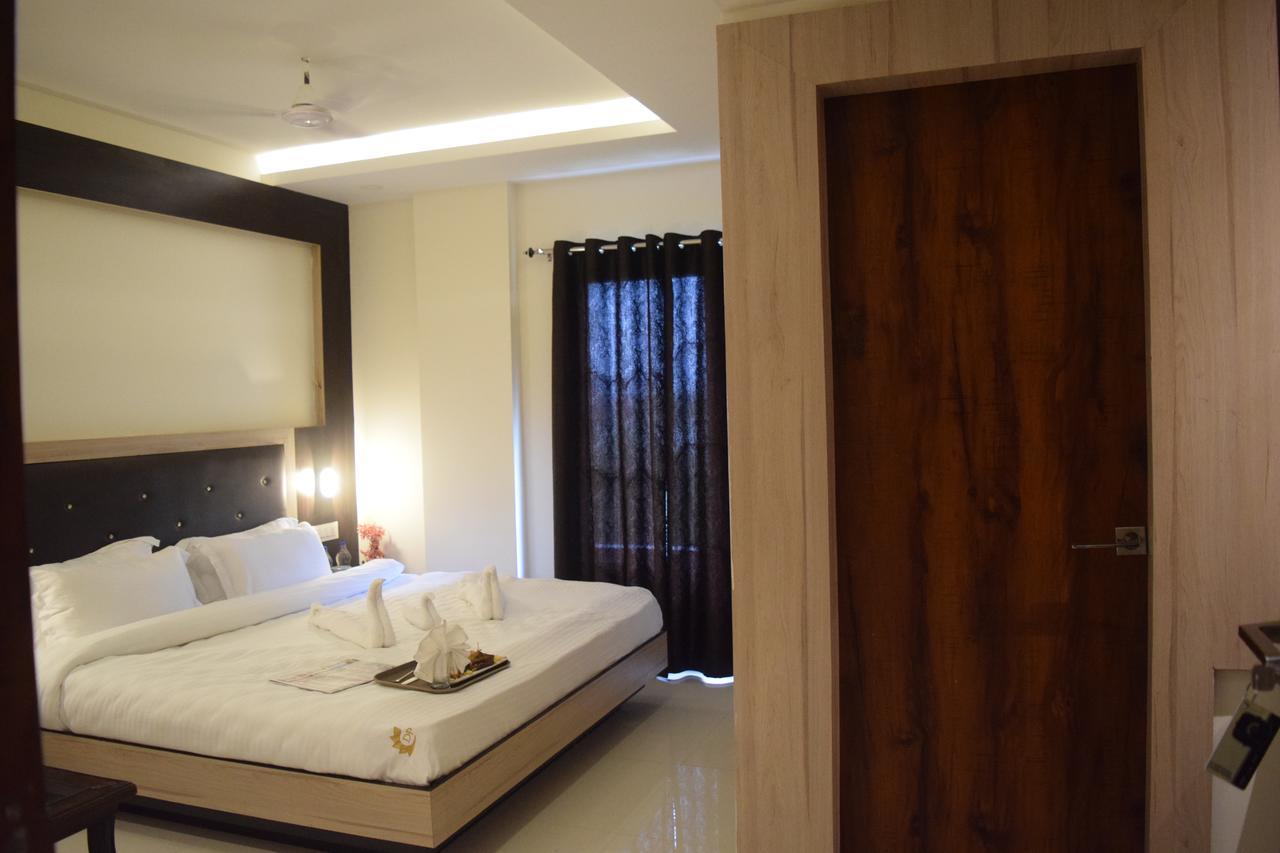 Hotel Dayal Shree Paradise Bhopal Bagian luar foto