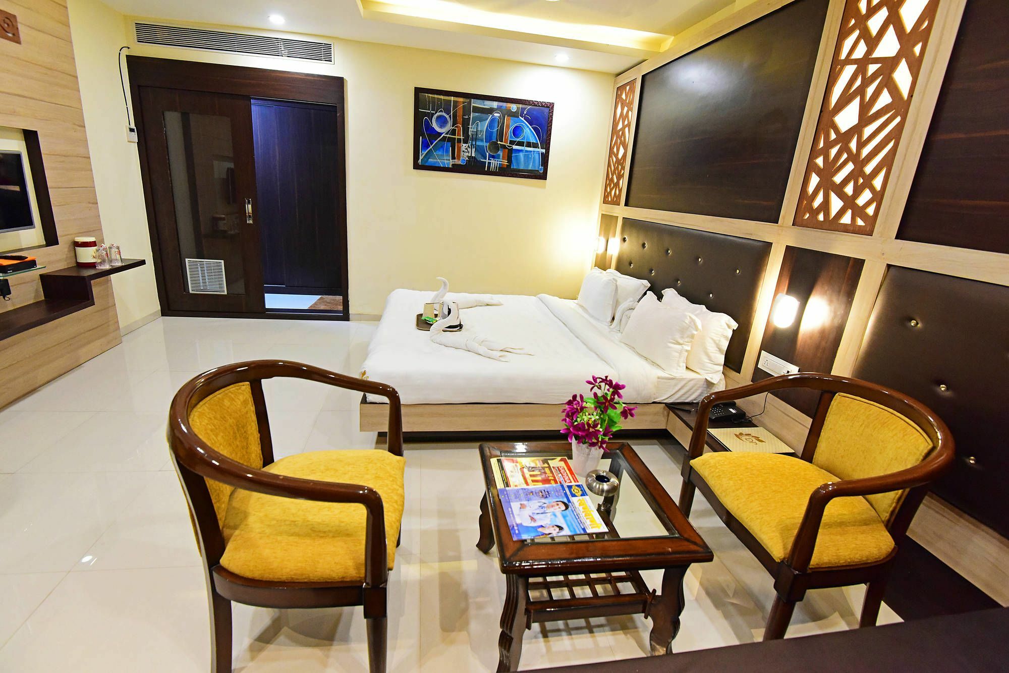 Hotel Dayal Shree Paradise Bhopal Bagian luar foto